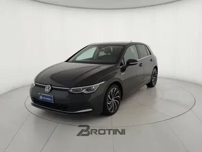 Volkswagen Golf 2.0 tdi Life 115cv del 2020 usata a Massa