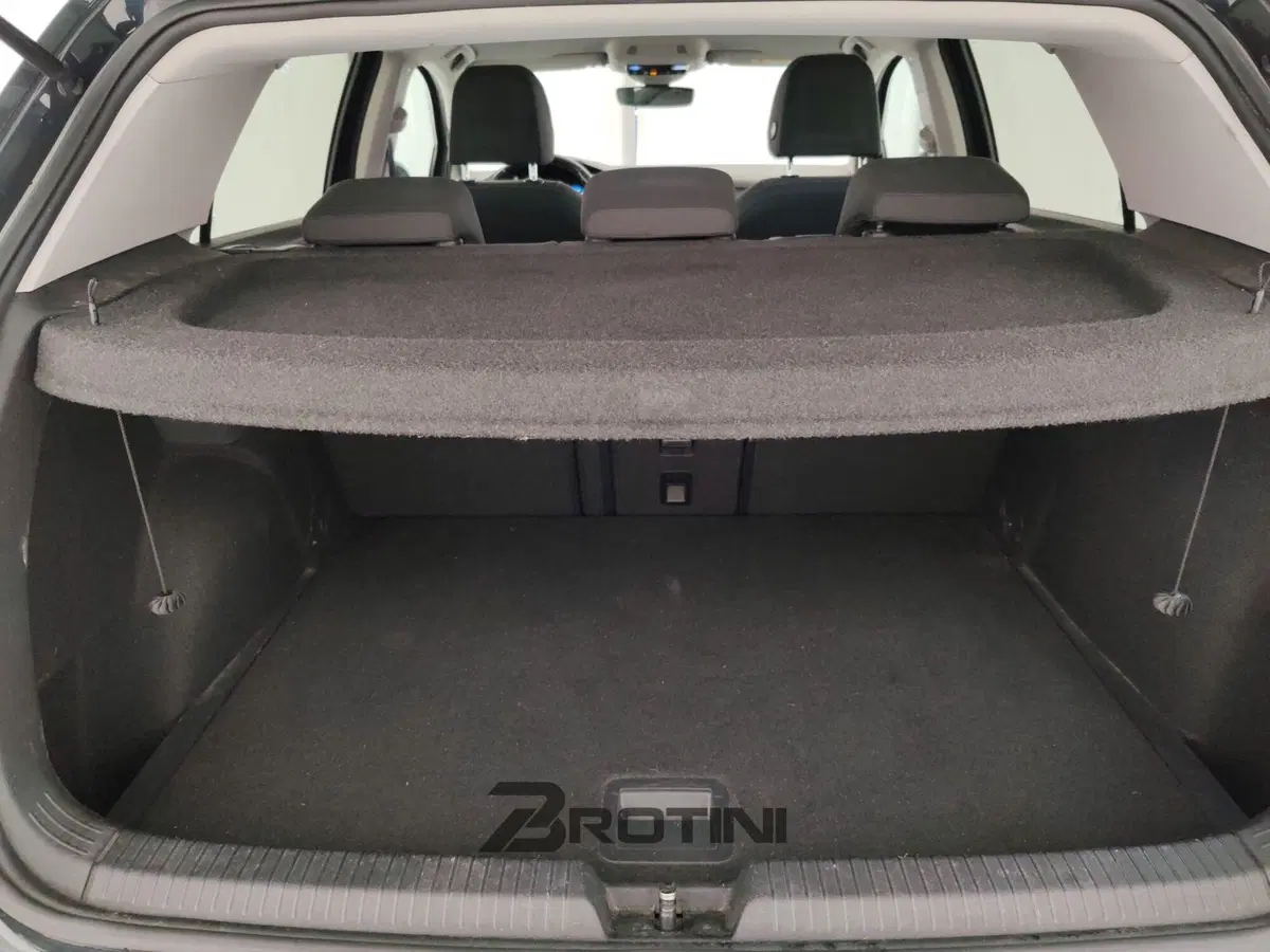 Volkswagen Golf usata a Massa-Carrara (16)