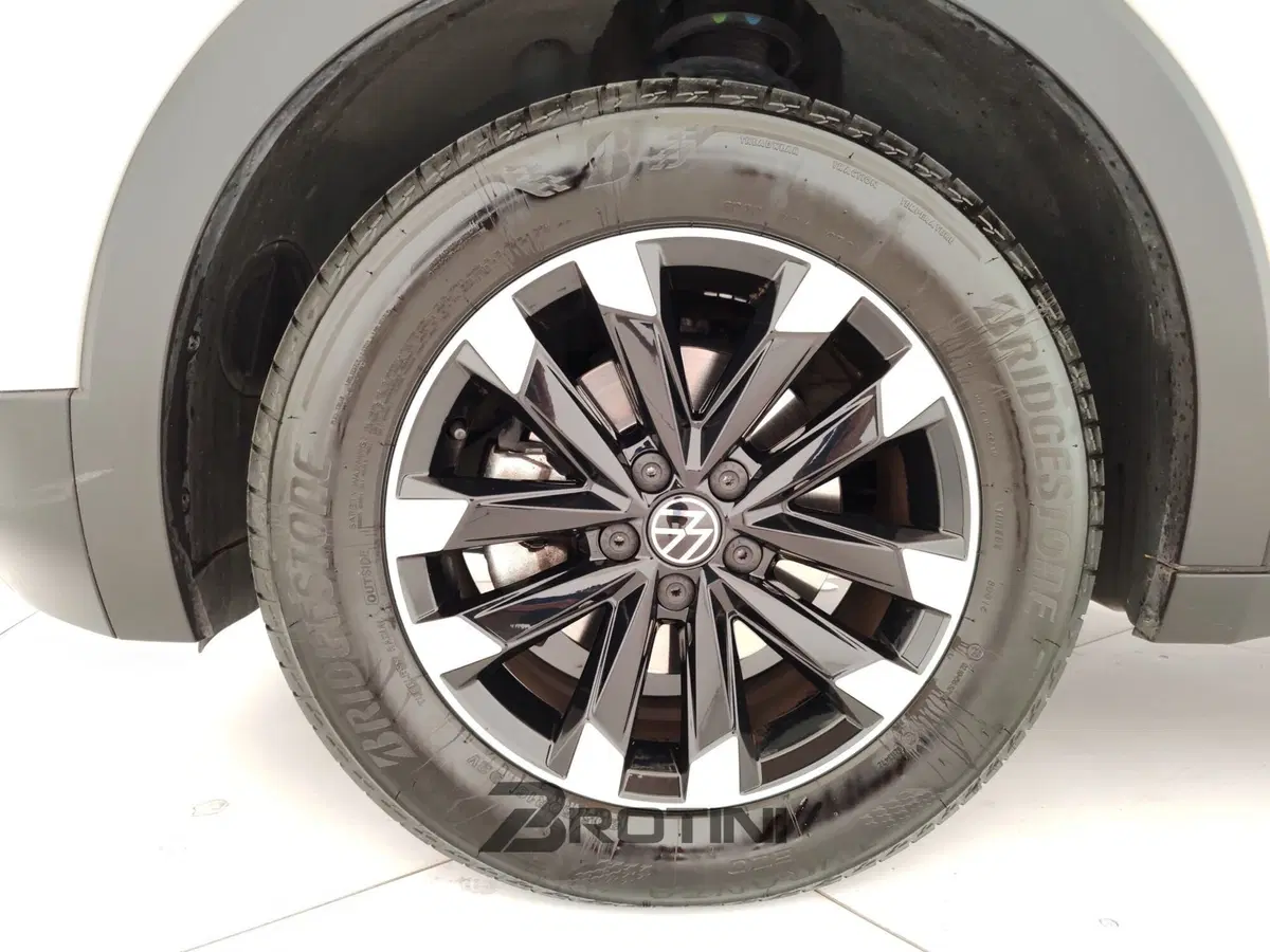Volkswagen T-Cross usata a Massa-Carrara (6)