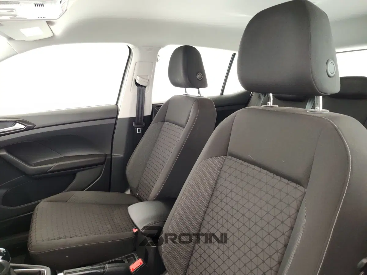 Volkswagen T-Cross usata a Massa-Carrara (9)