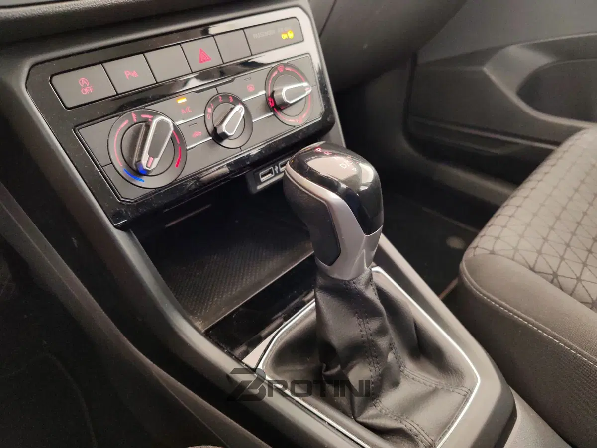 Volkswagen T-Cross usata a Massa-Carrara (10)
