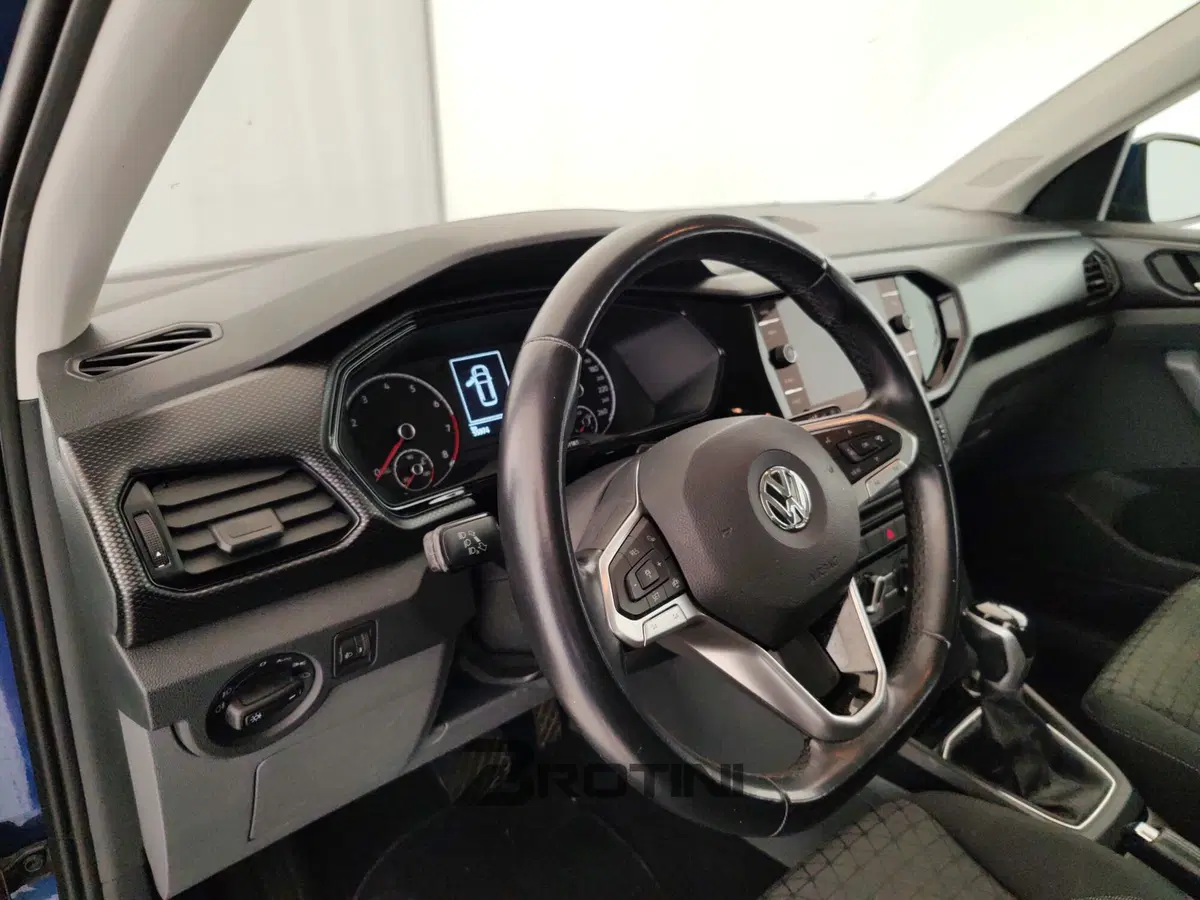 Volkswagen T-Cross usata a Massa-Carrara (8)