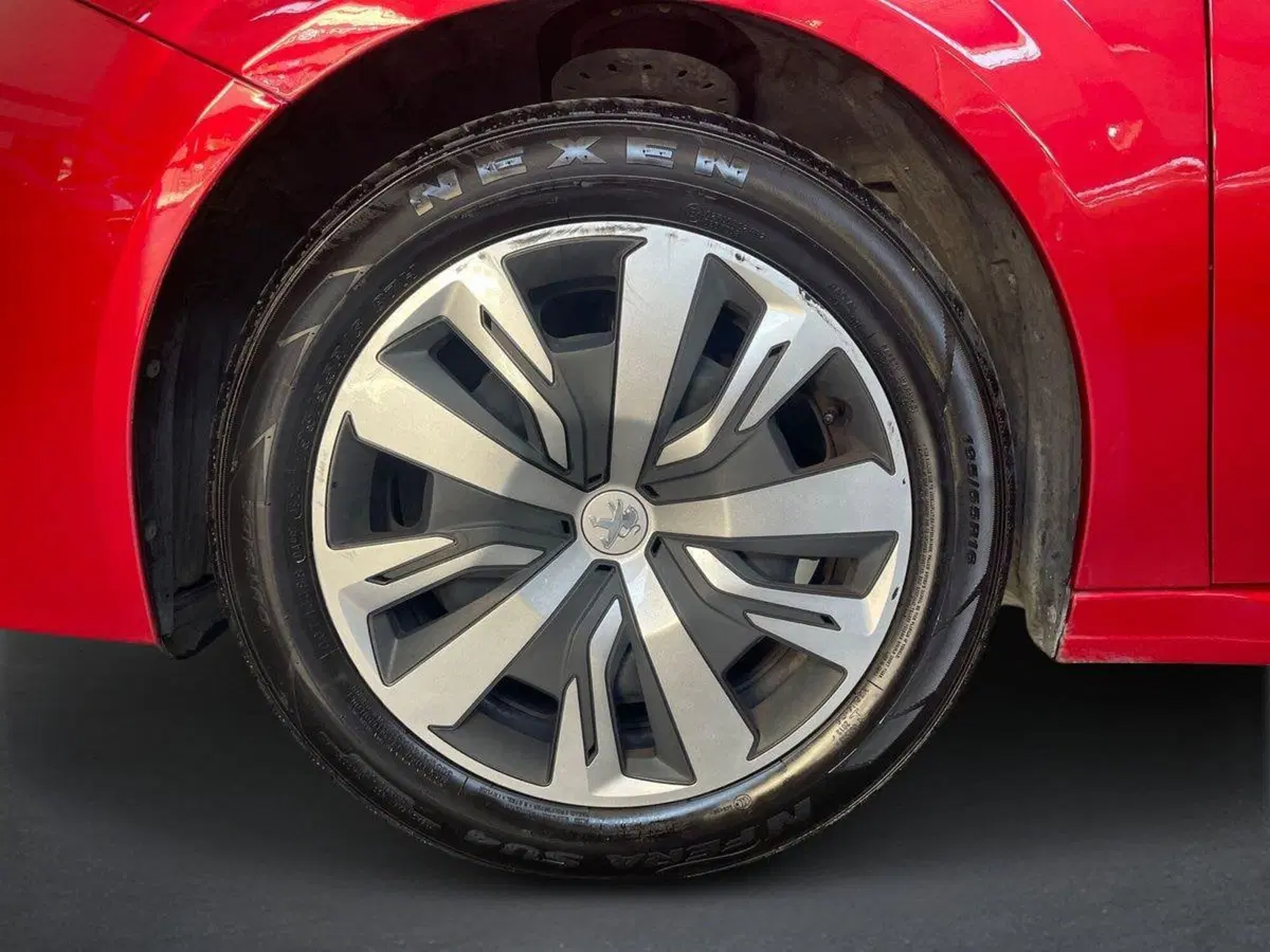 Peugeot 208 usata a Salerno (8)