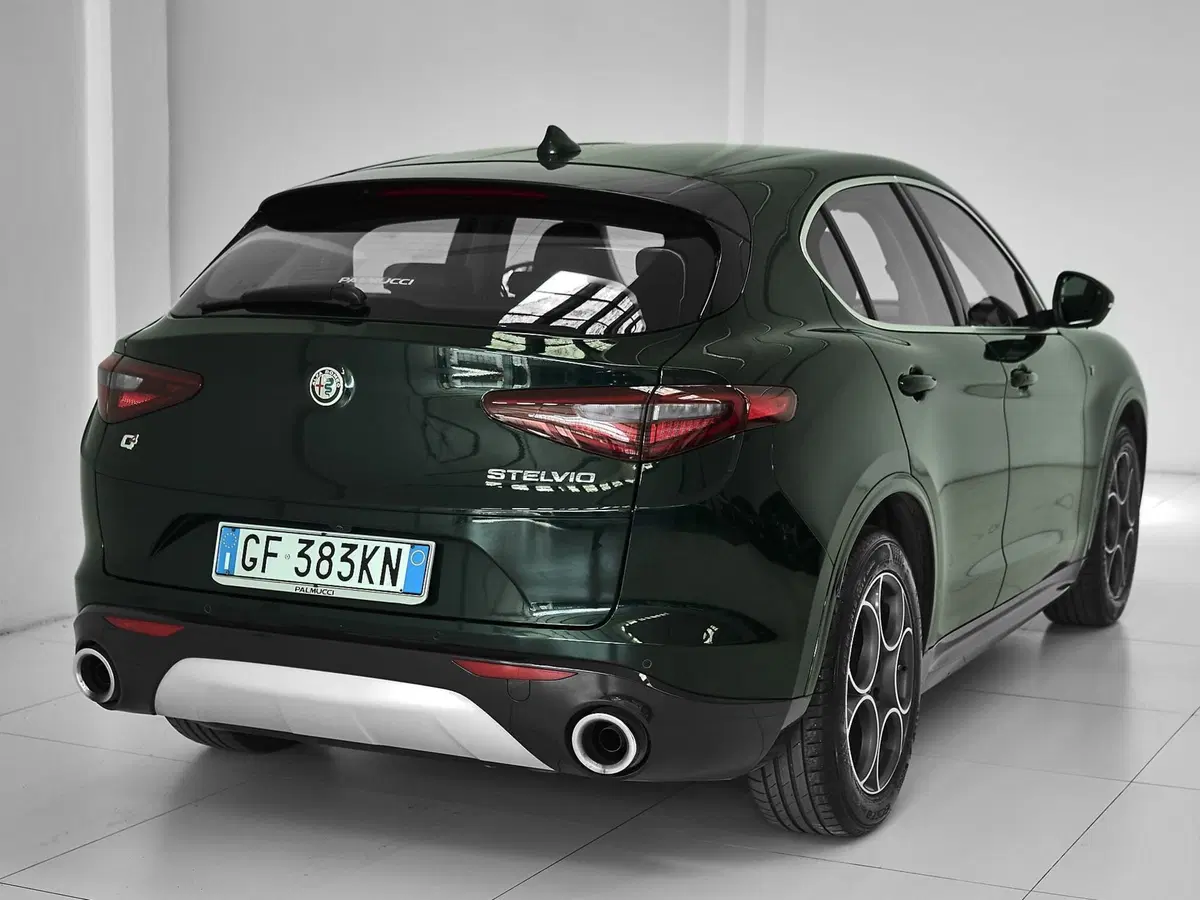 Alfa Romeo Stelvio usata a Prato (10)