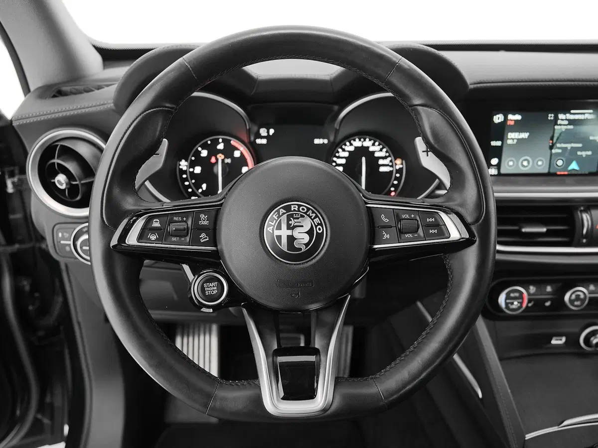 Alfa Romeo Stelvio usata a Prato (11)