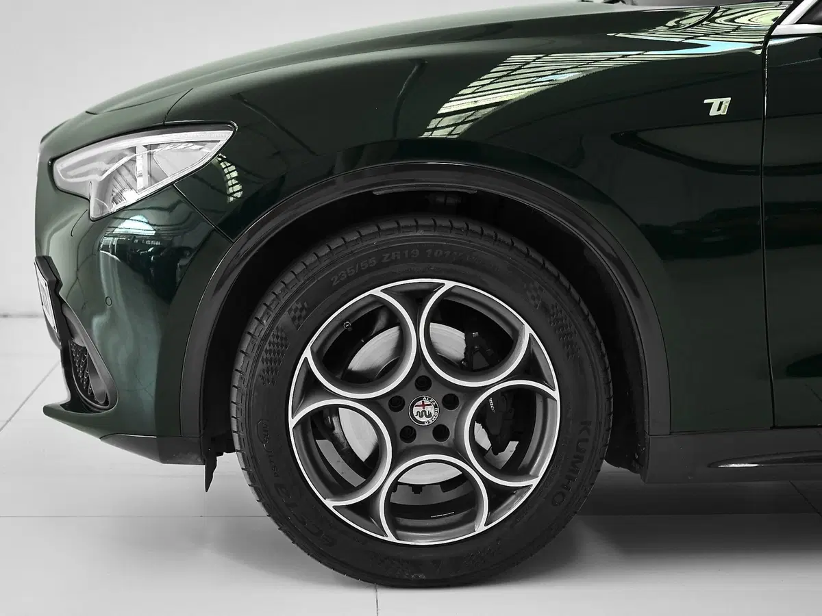 Alfa Romeo Stelvio usata a Prato (5)