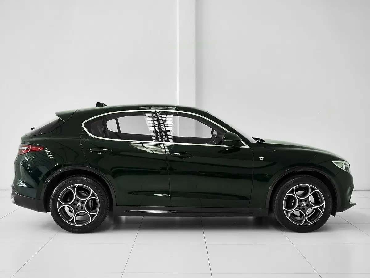 Alfa Romeo Stelvio usata a Prato (8)