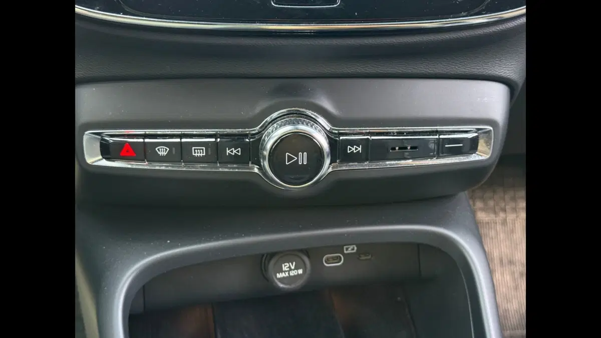 Volvo XC40 usata a Palermo (17)