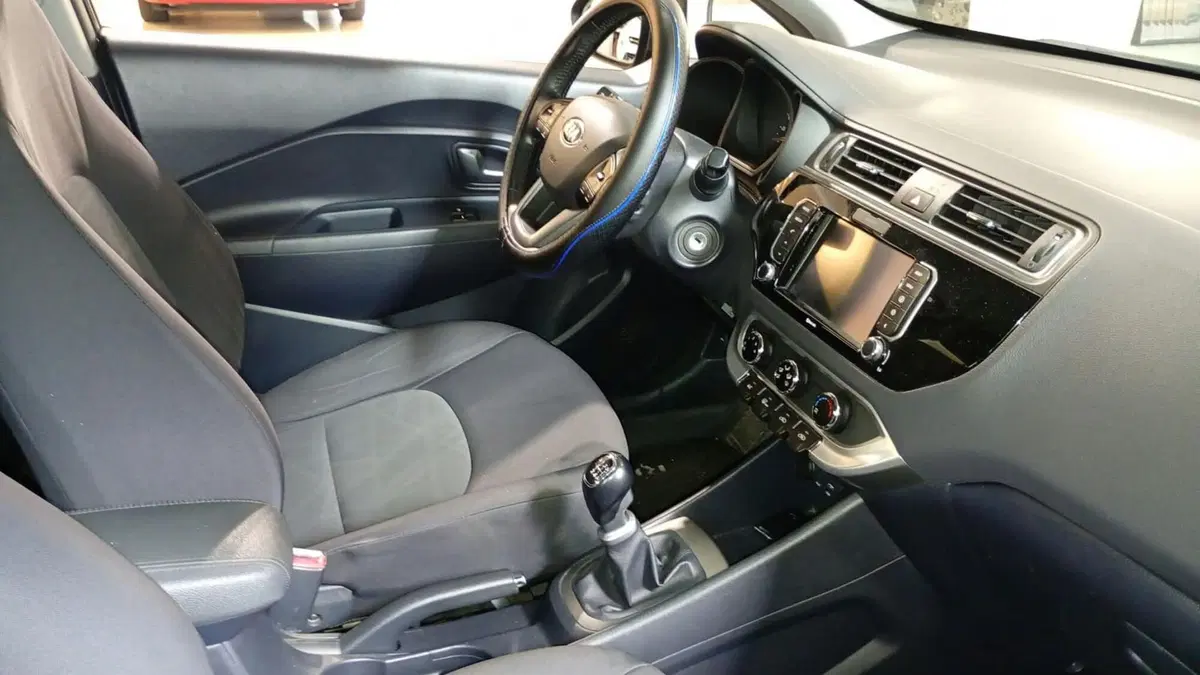 Kia Rio usata a Firenze (7)