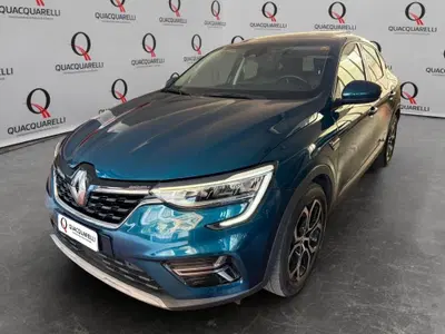 Renault Arkana Hybrid E-Tech 145 CV Techno del 2023 usata a Milano