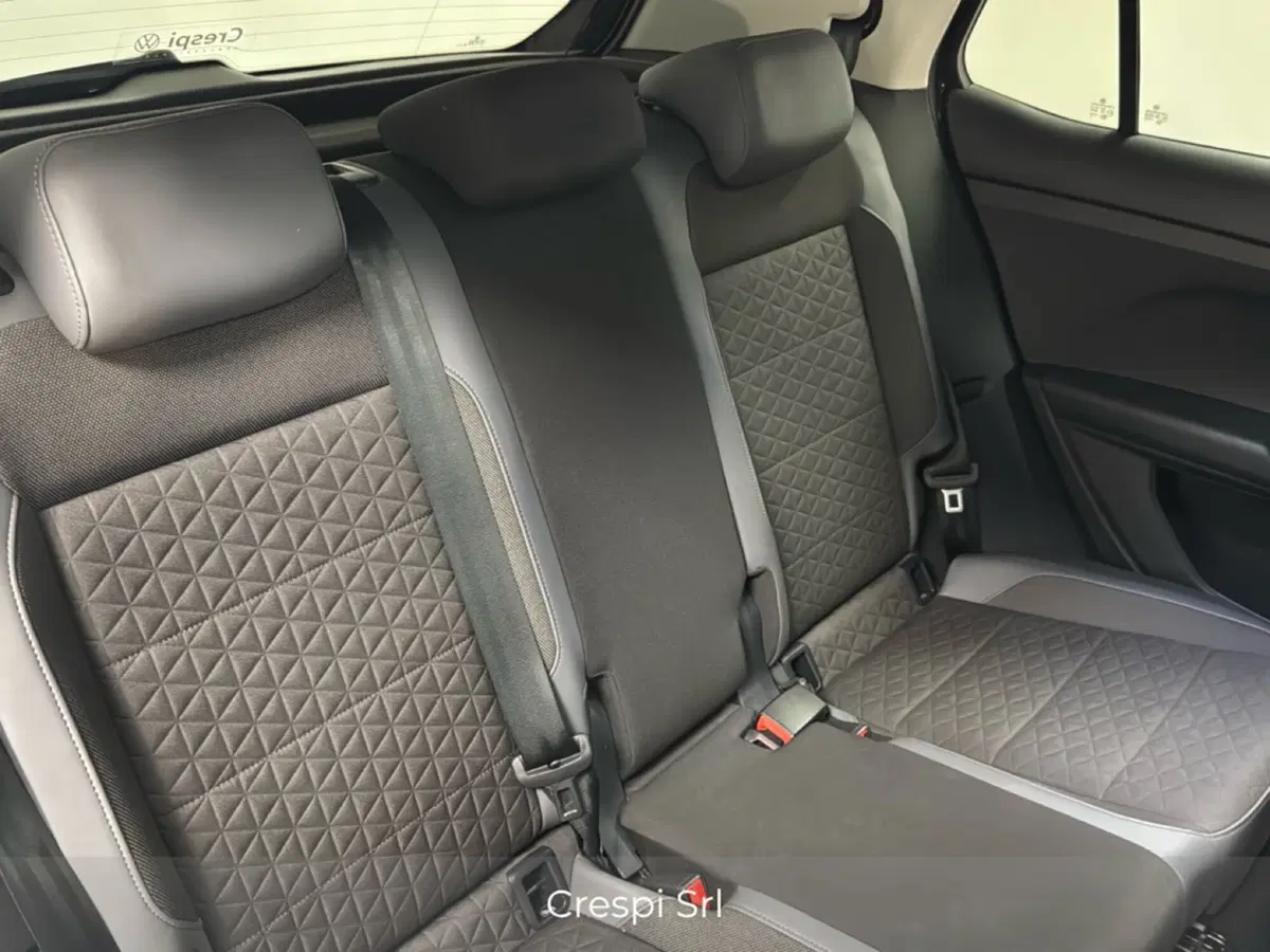 Volkswagen T-Cross usata a Varese (14)