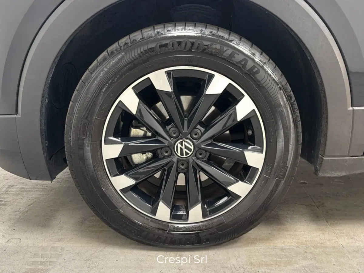 Volkswagen T-Cross usata a Varese (7)