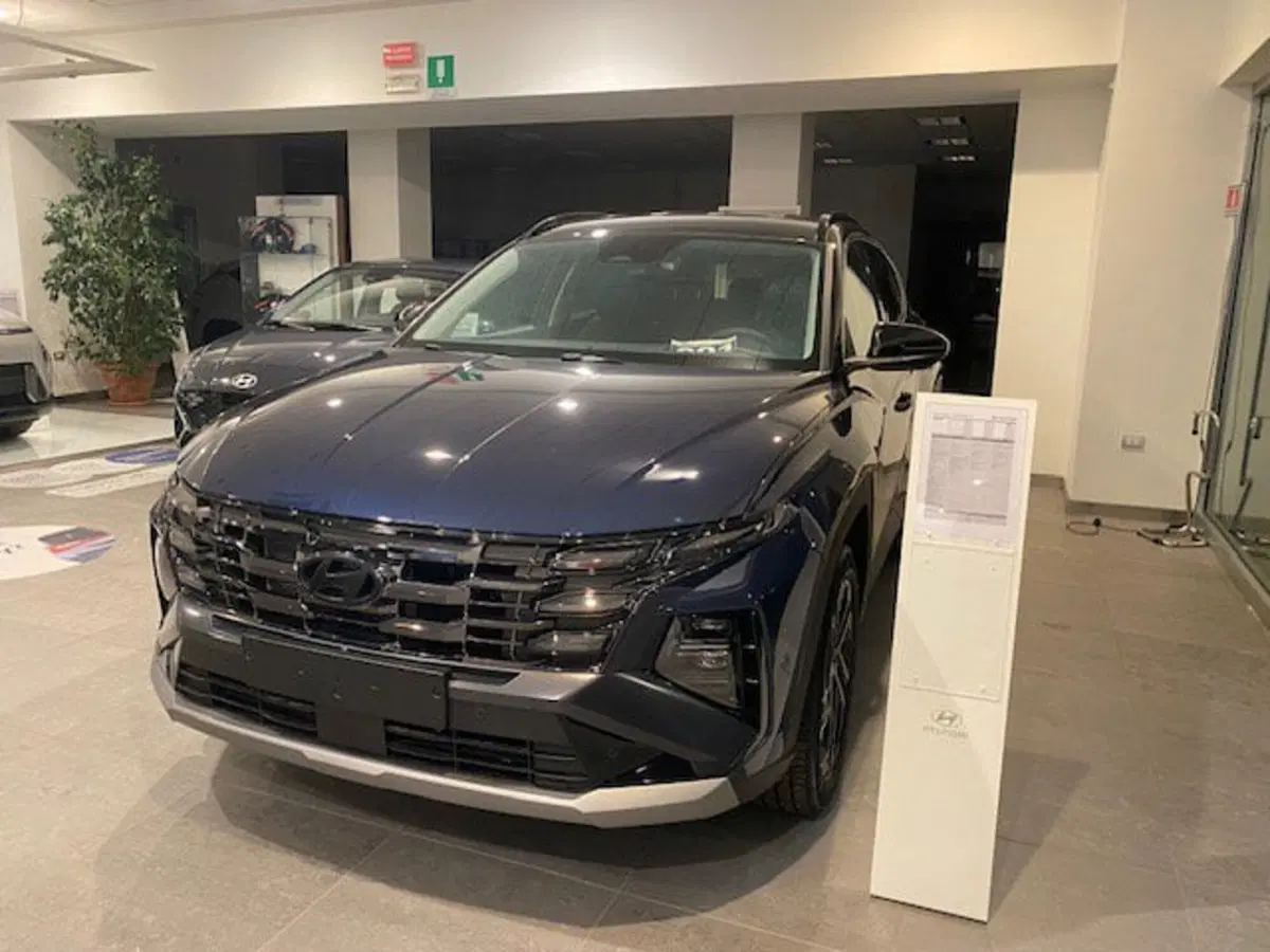 Hyundai Tucson nuova a Benevento (3)