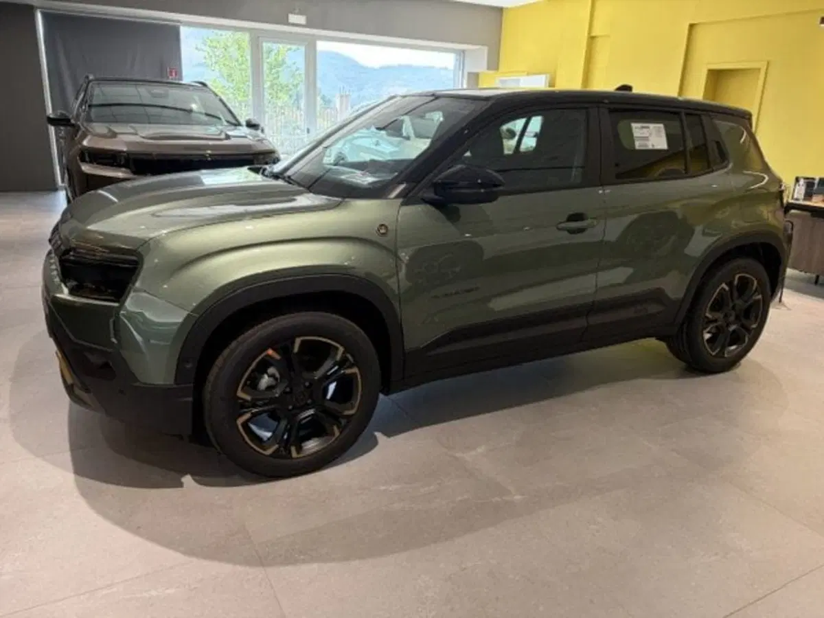 Jeep Avenger nuova a Benevento (12)