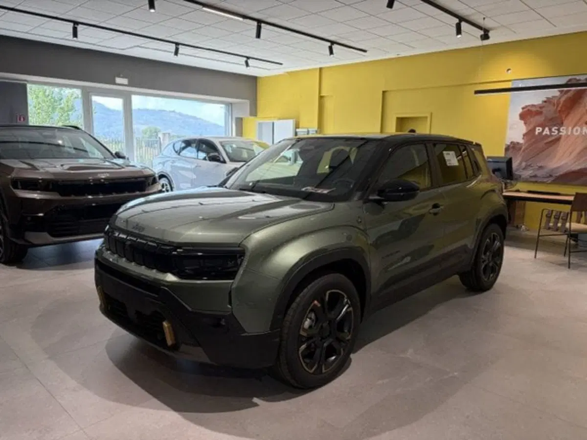 Jeep Avenger nuova a Benevento (13)