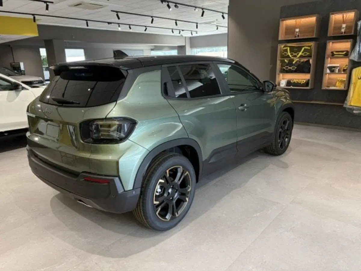 Jeep Avenger nuova a Benevento (6)