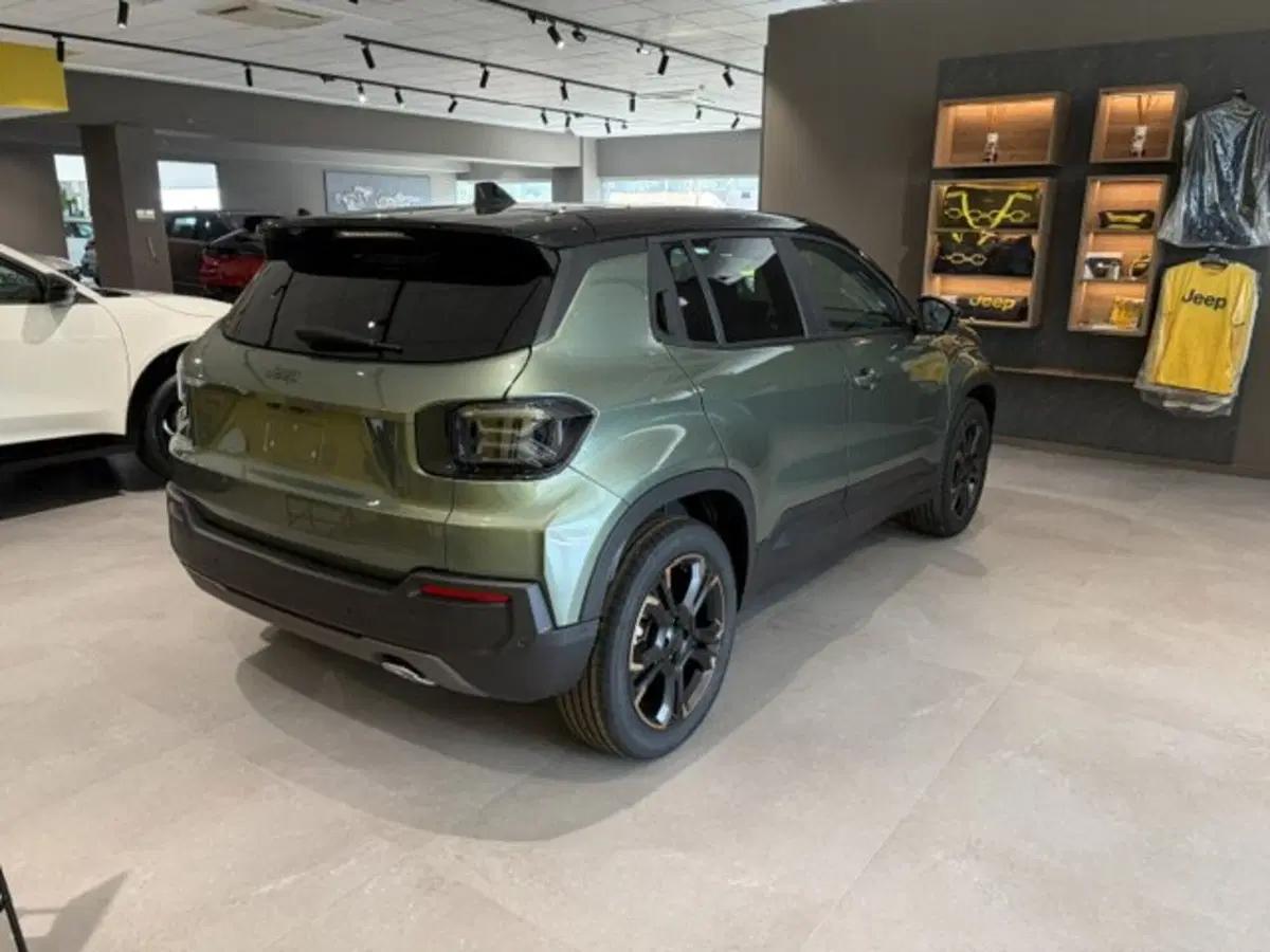 Jeep Avenger nuova a Benevento (7)