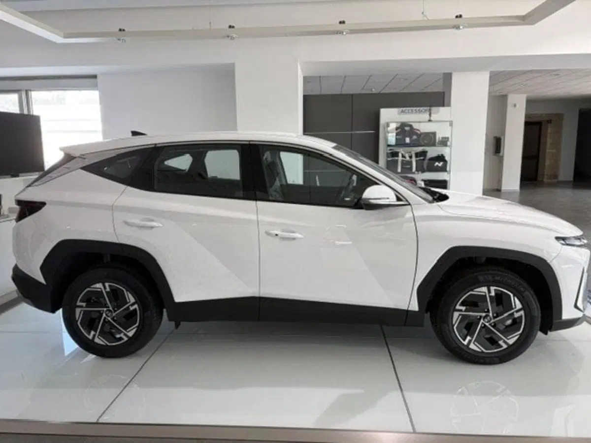 Hyundai Tucson nuova a Benevento (8)