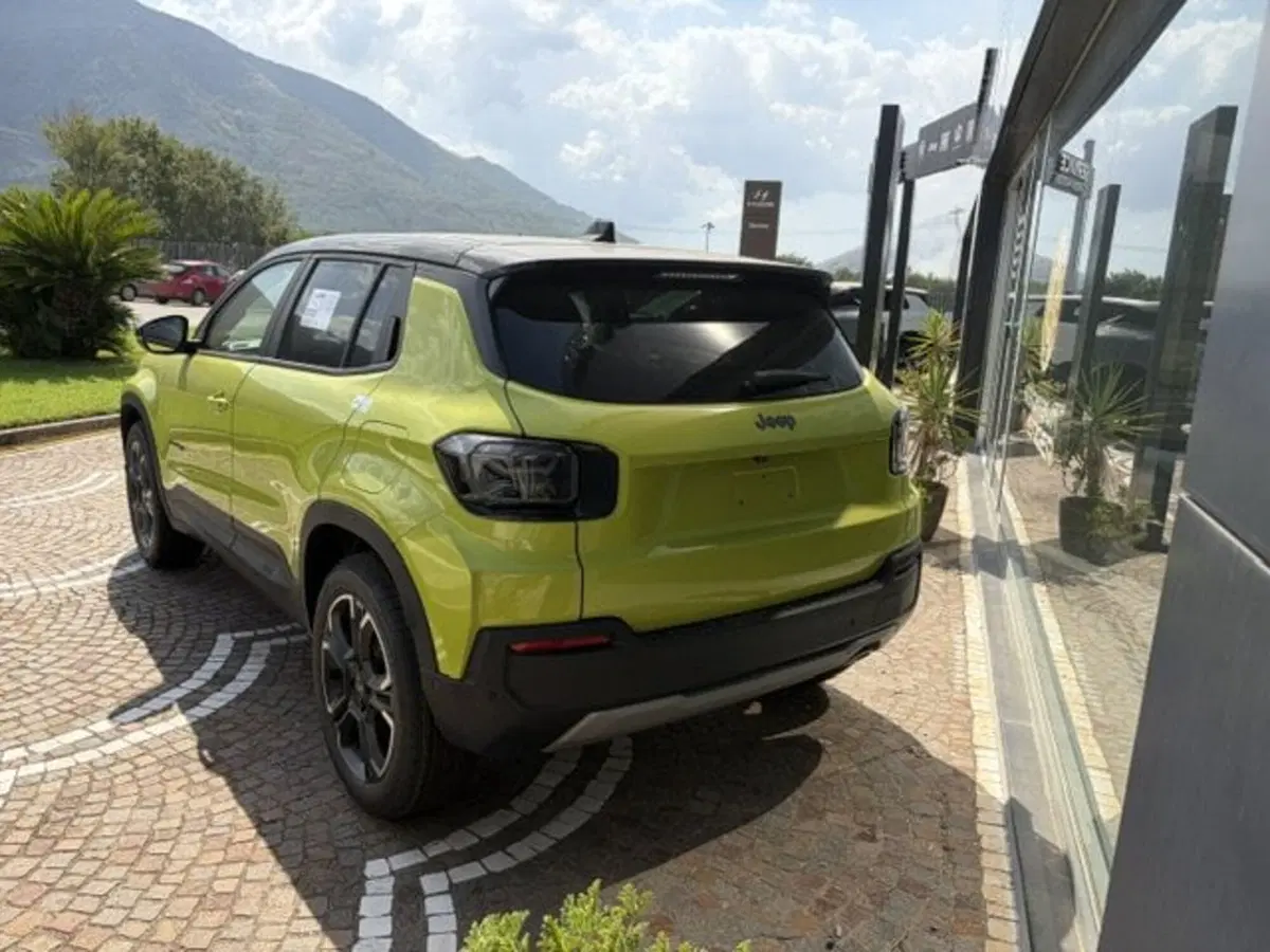 Jeep Avenger nuova a Benevento (10)