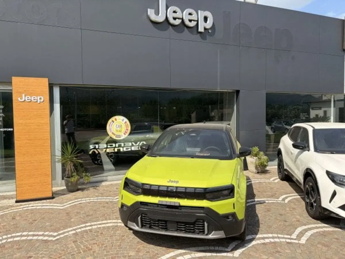 Jeep Avenger nuova a Benevento (13)