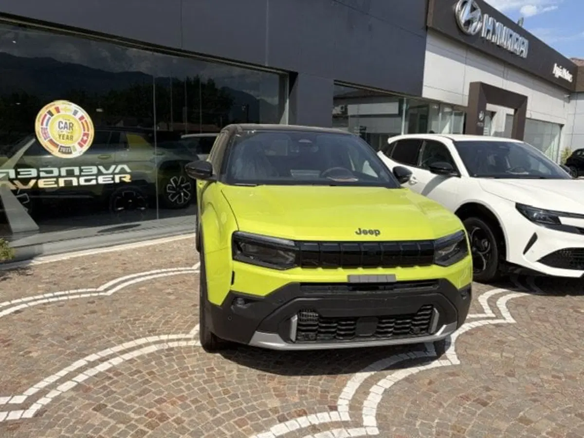 Jeep Avenger nuova a Benevento (5)