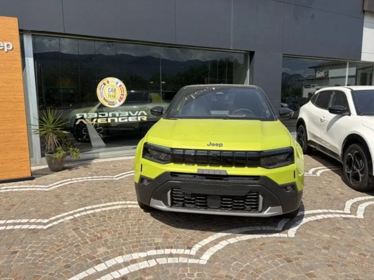 Jeep Avenger nuova a Benevento (6)