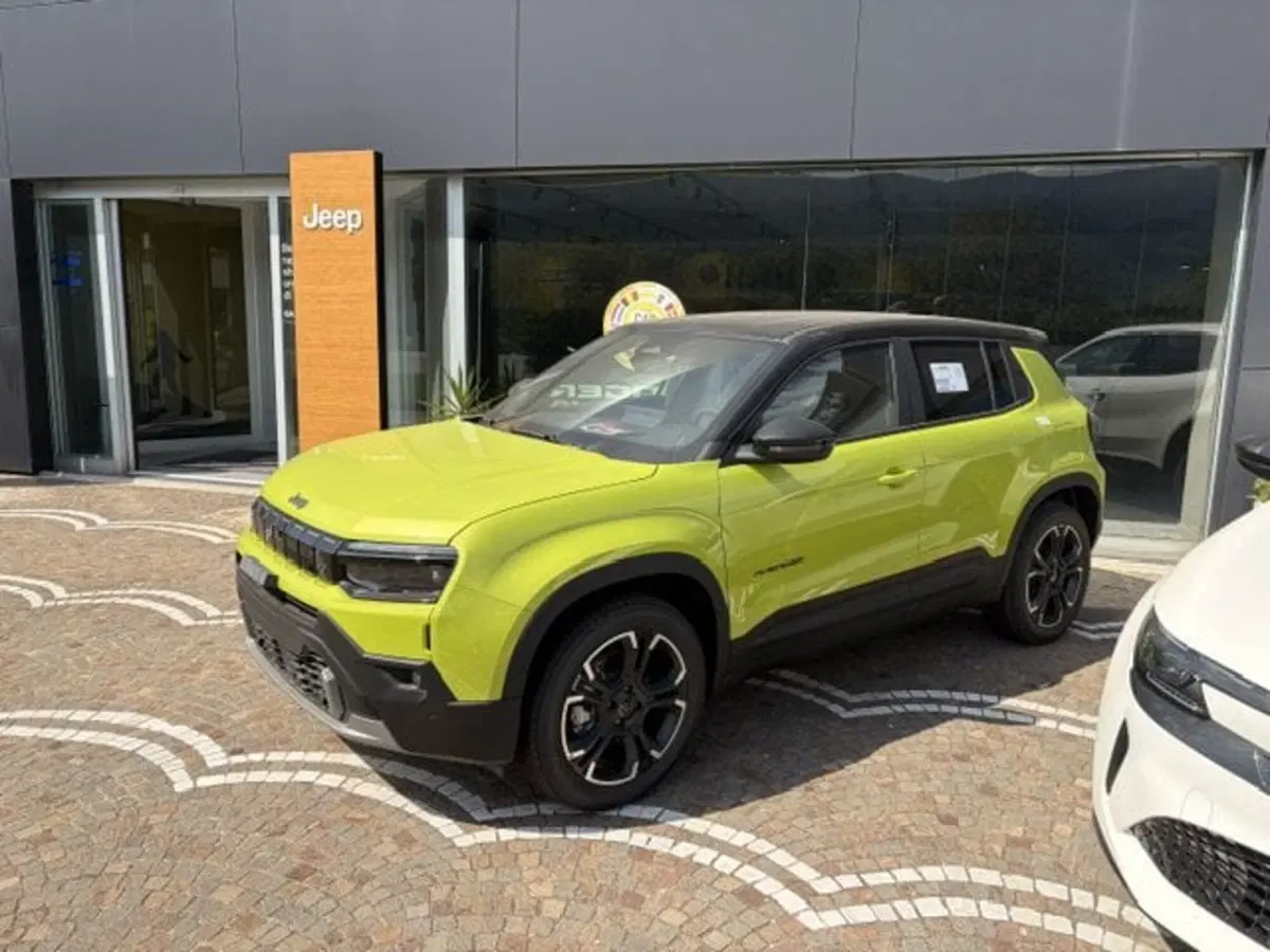 Jeep Avenger nuova a Benevento (8)