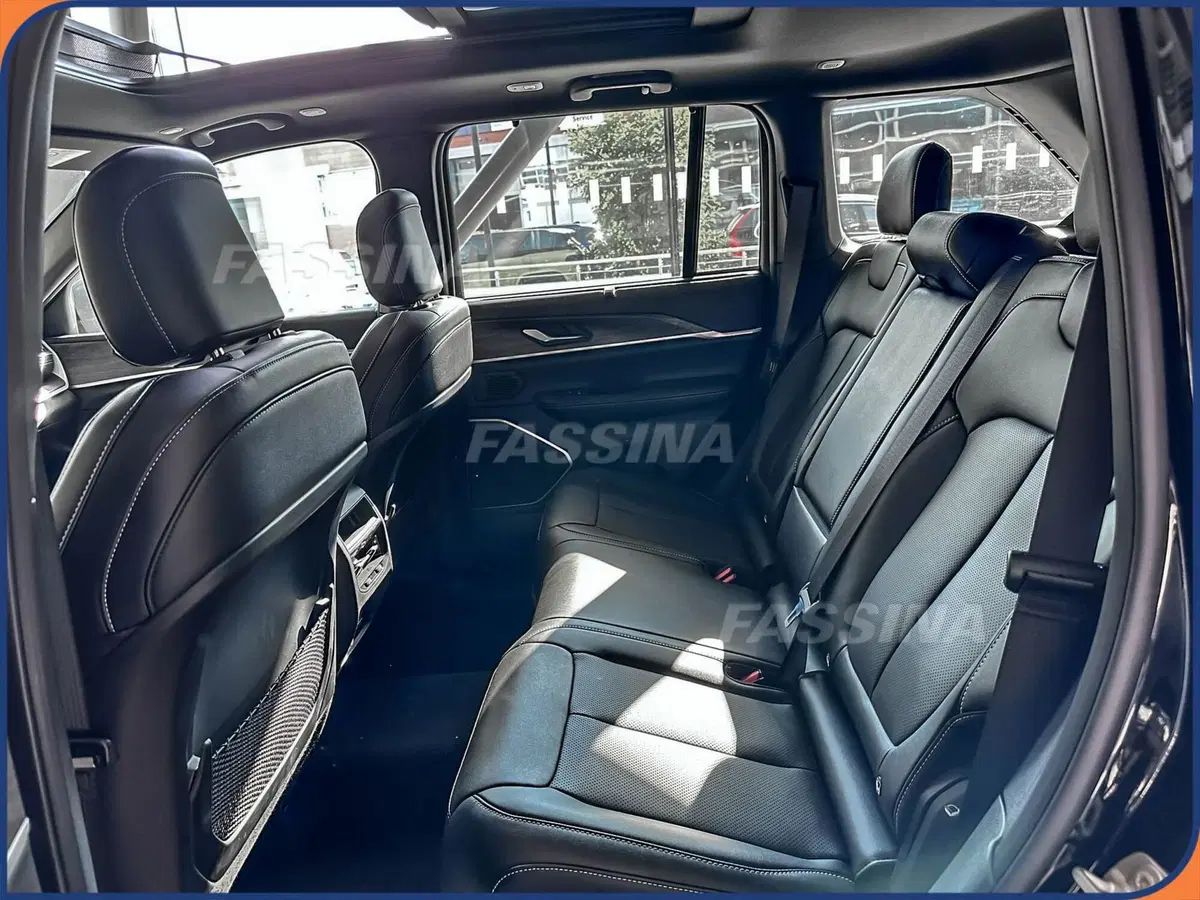 Jeep Grand Cherokee nuova a Milano (11)