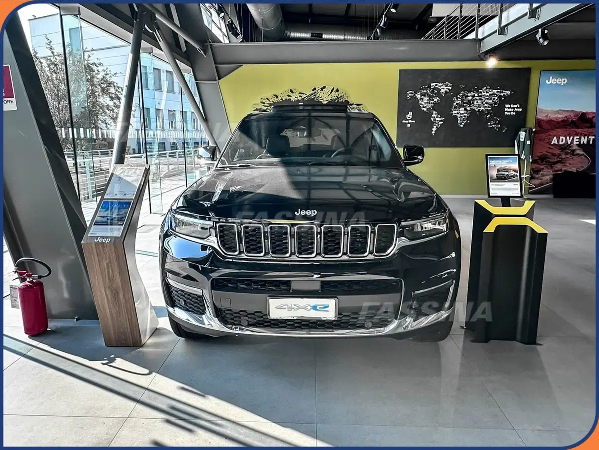 Jeep Grand Cherokee nuova a Milano (2)