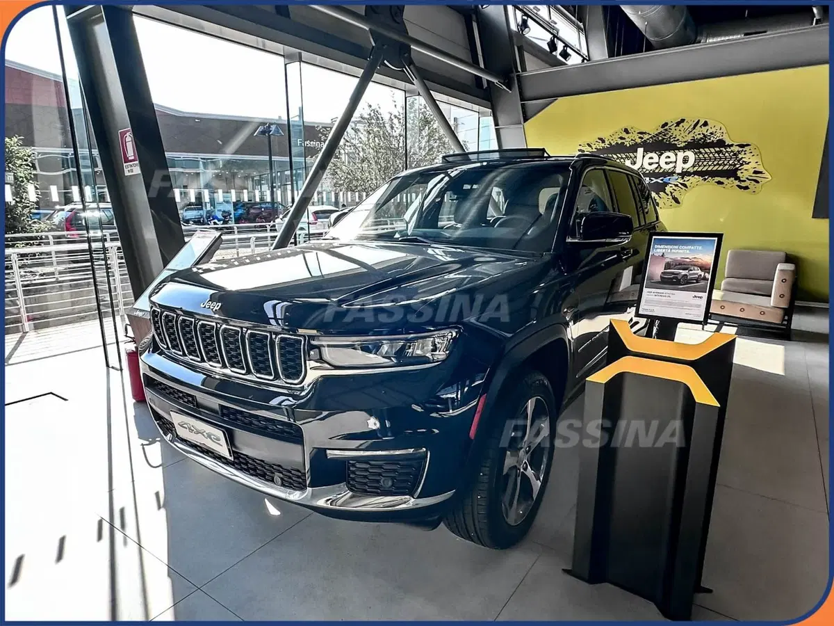Jeep Grand Cherokee nuova a Milano (3)