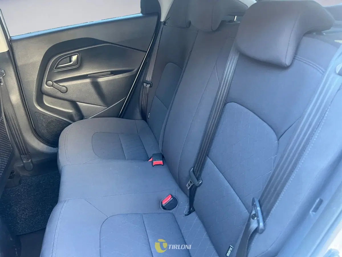 Kia Rio usata a Milano (12)