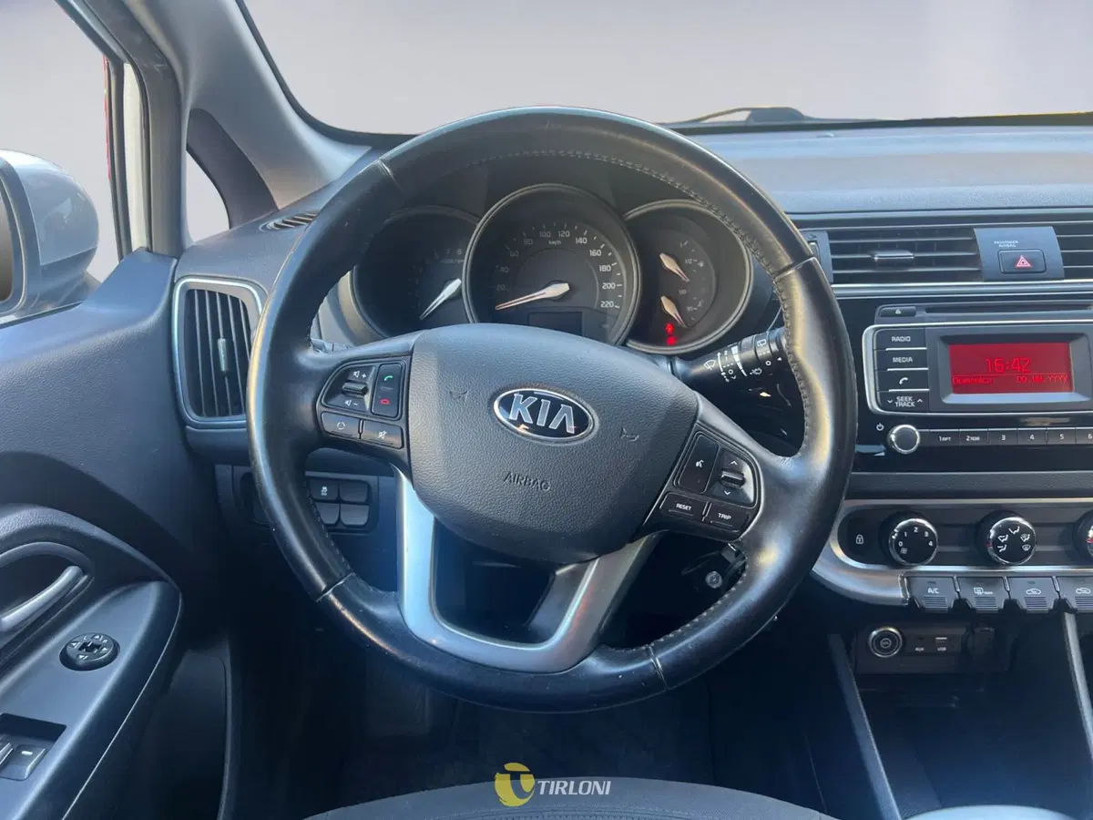 Kia Rio usata a Milano (14)