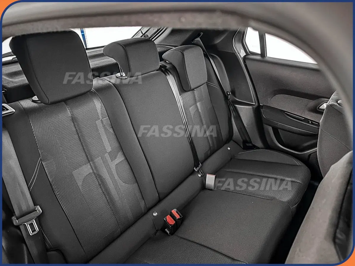 Lancia Ypsilon nuova a Milano (10)
