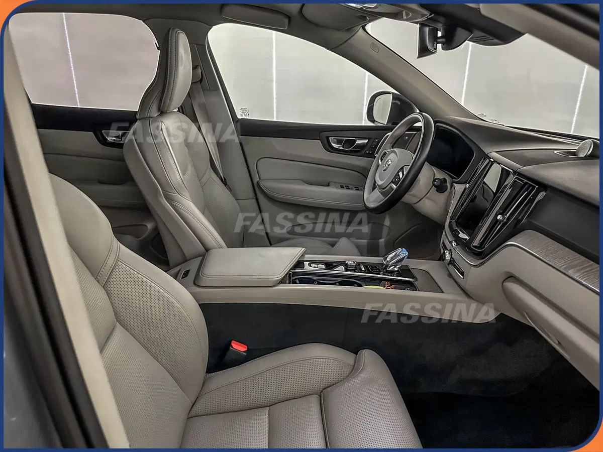 Volvo XC60 usata a Milano (14)