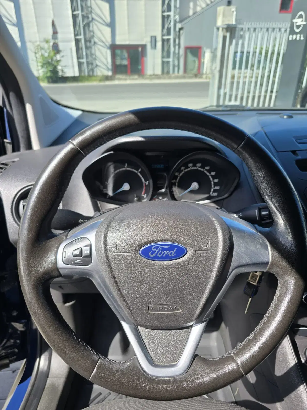 Ford Tourneo Connect usata a Massa-Carrara (12)