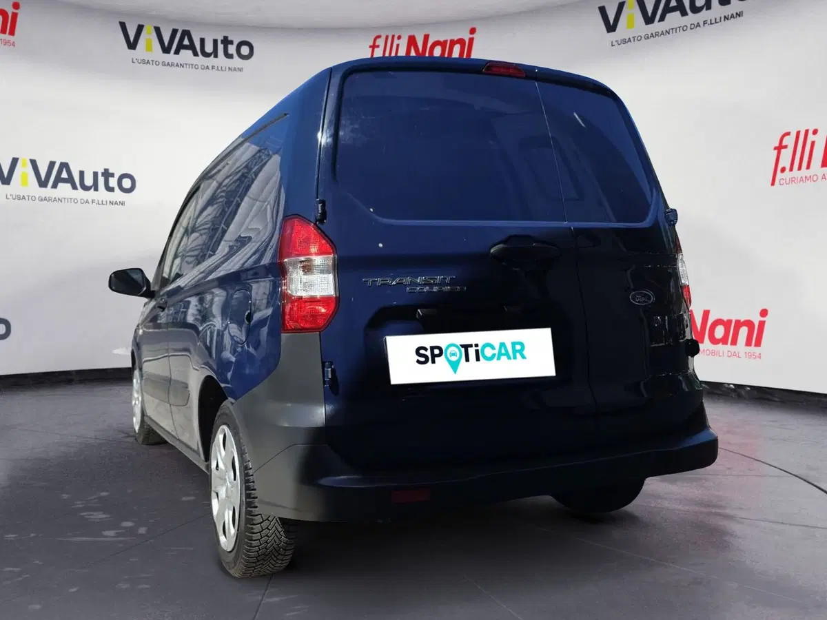 Ford Tourneo Connect usata a Massa-Carrara (14)