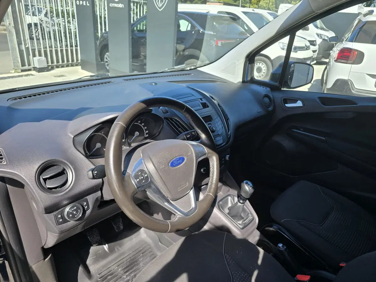 Ford Tourneo Connect usata a Massa-Carrara (6)