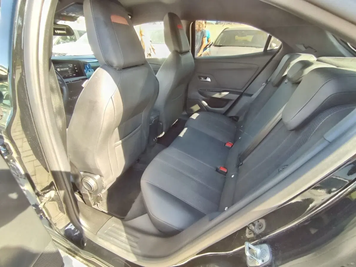 Opel Mokka usata a Massa-Carrara (15)