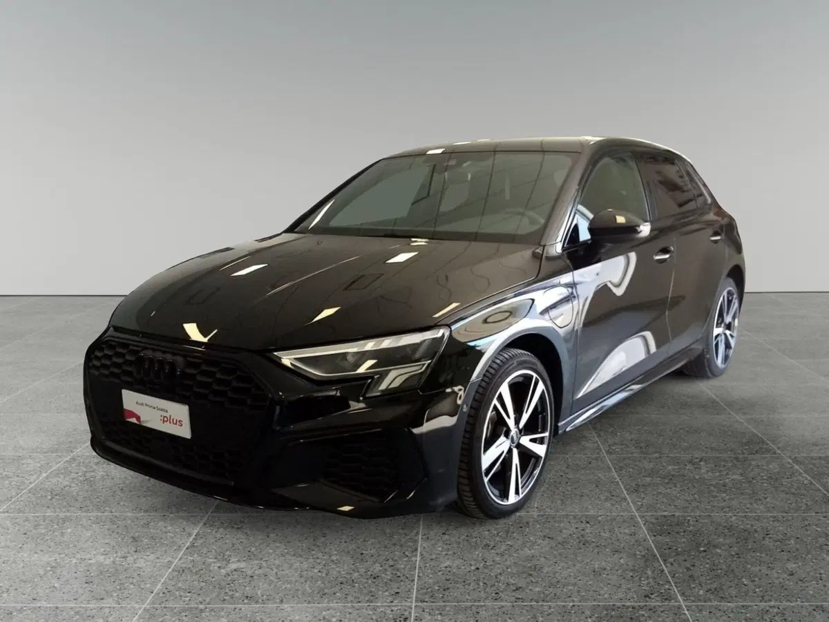 Audi A3 Sportback nuova a Bari
