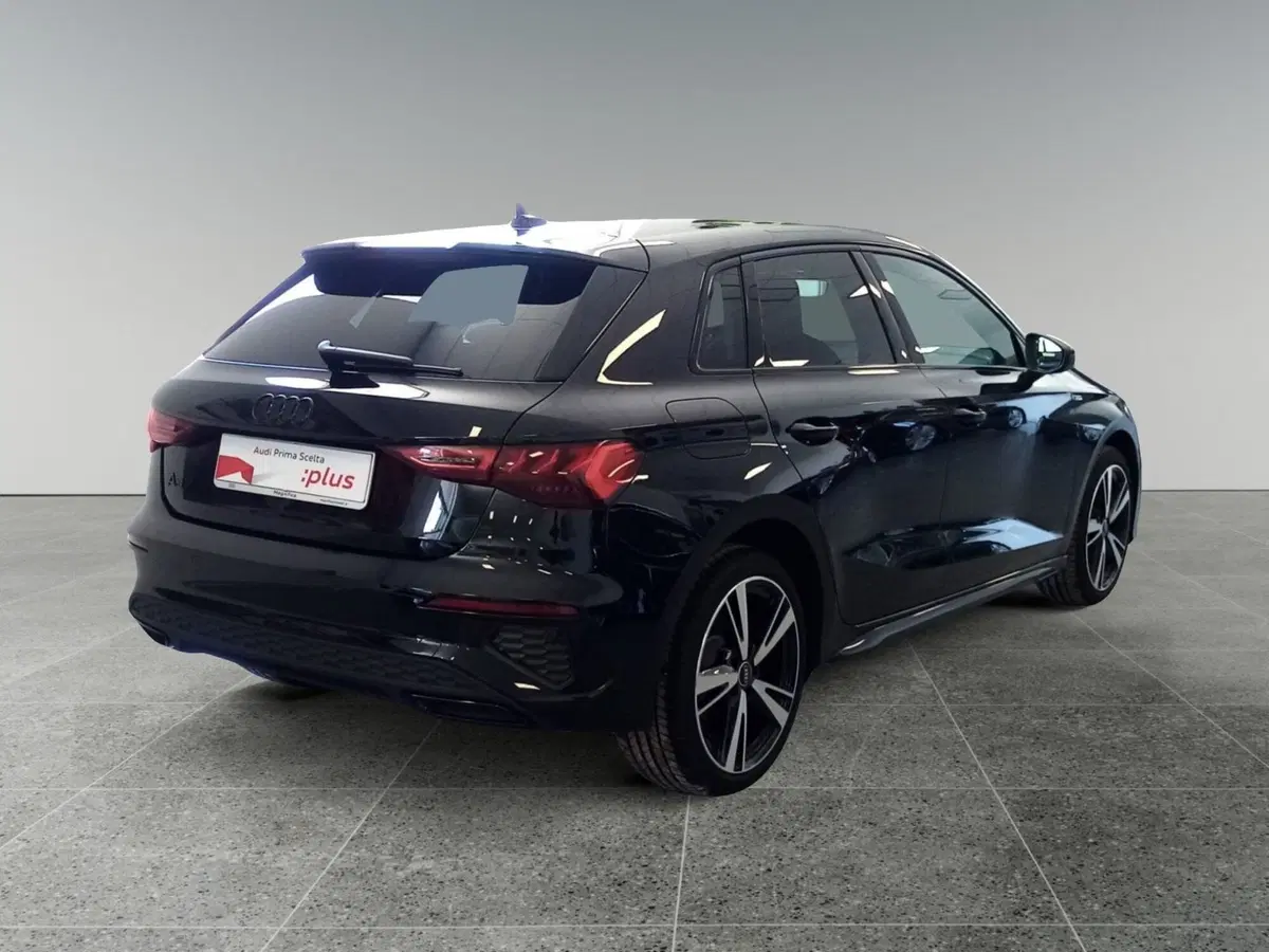 Audi A3 Sportback nuova a Bari (2)