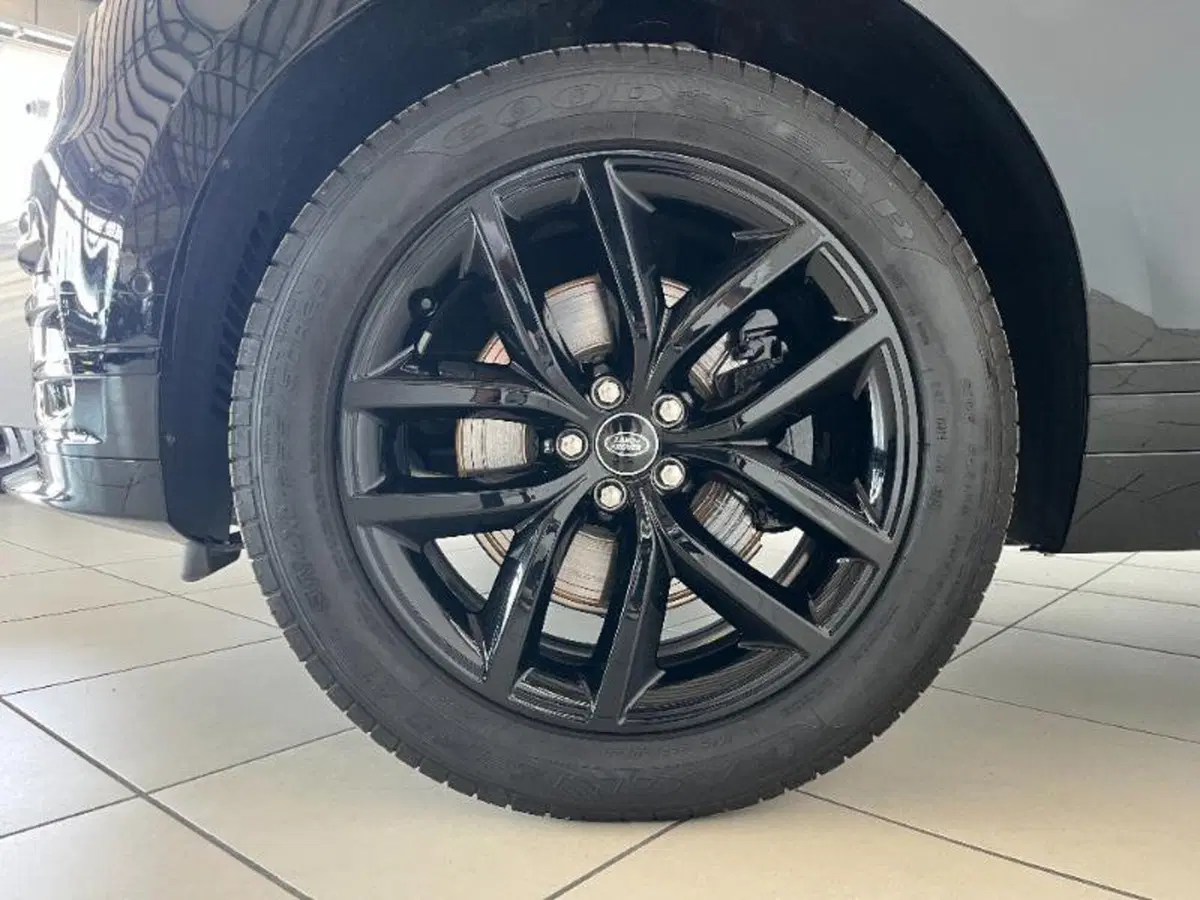Land Rover Range Rover Velar usata a Venezia (10)