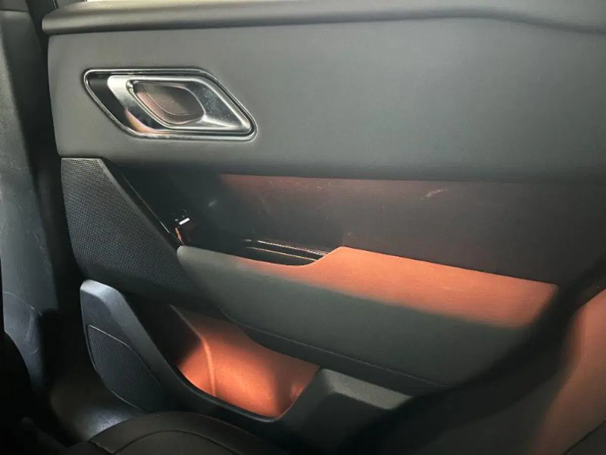 Land Rover Range Rover Velar usata a Venezia (17)