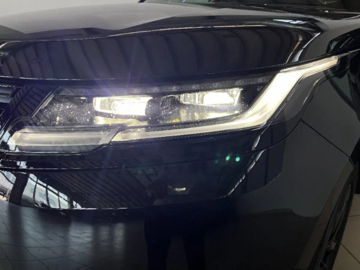 Land Rover Range Rover Velar usata a Venezia (9)