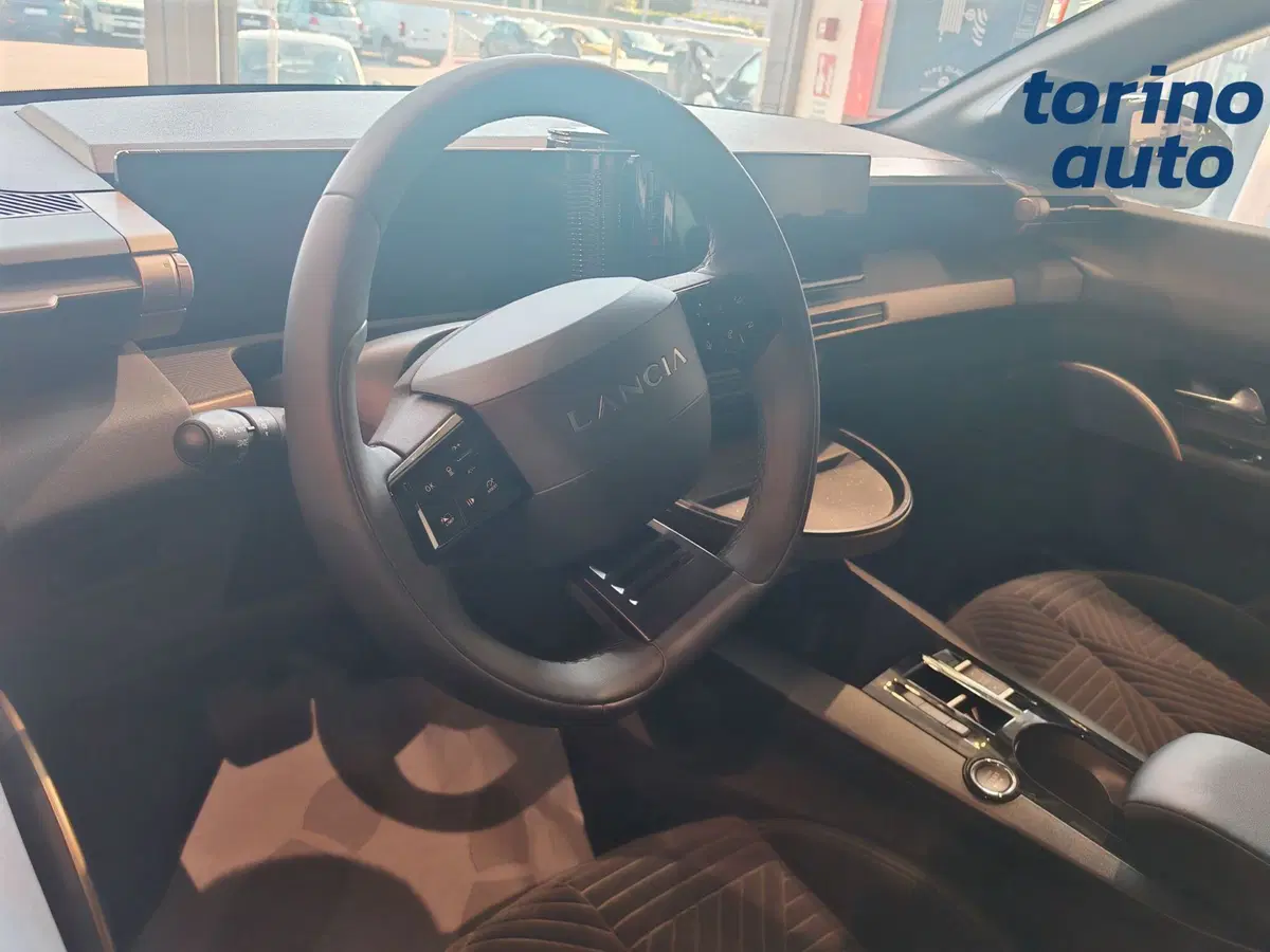 Lancia Ypsilon nuova a Torino (4)