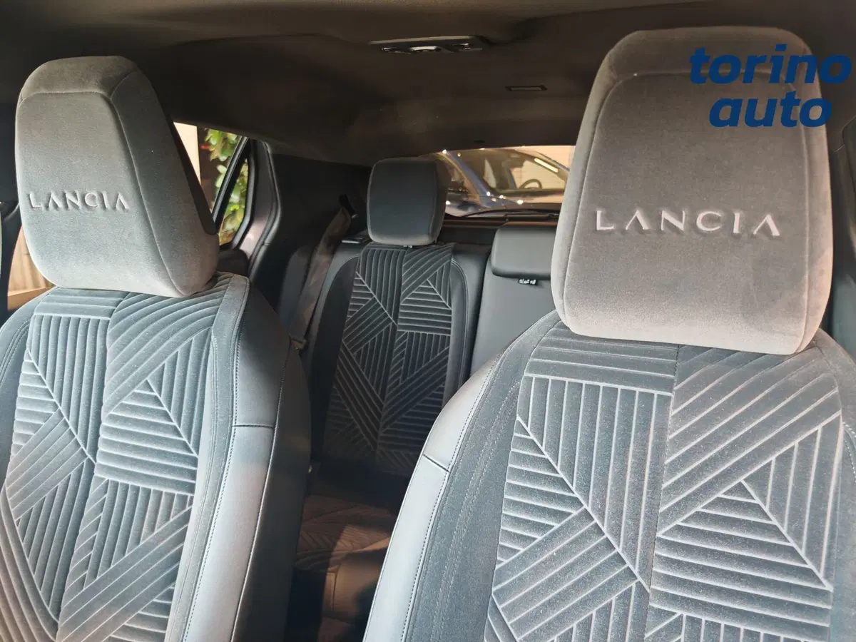 Lancia Ypsilon nuova a Torino (5)