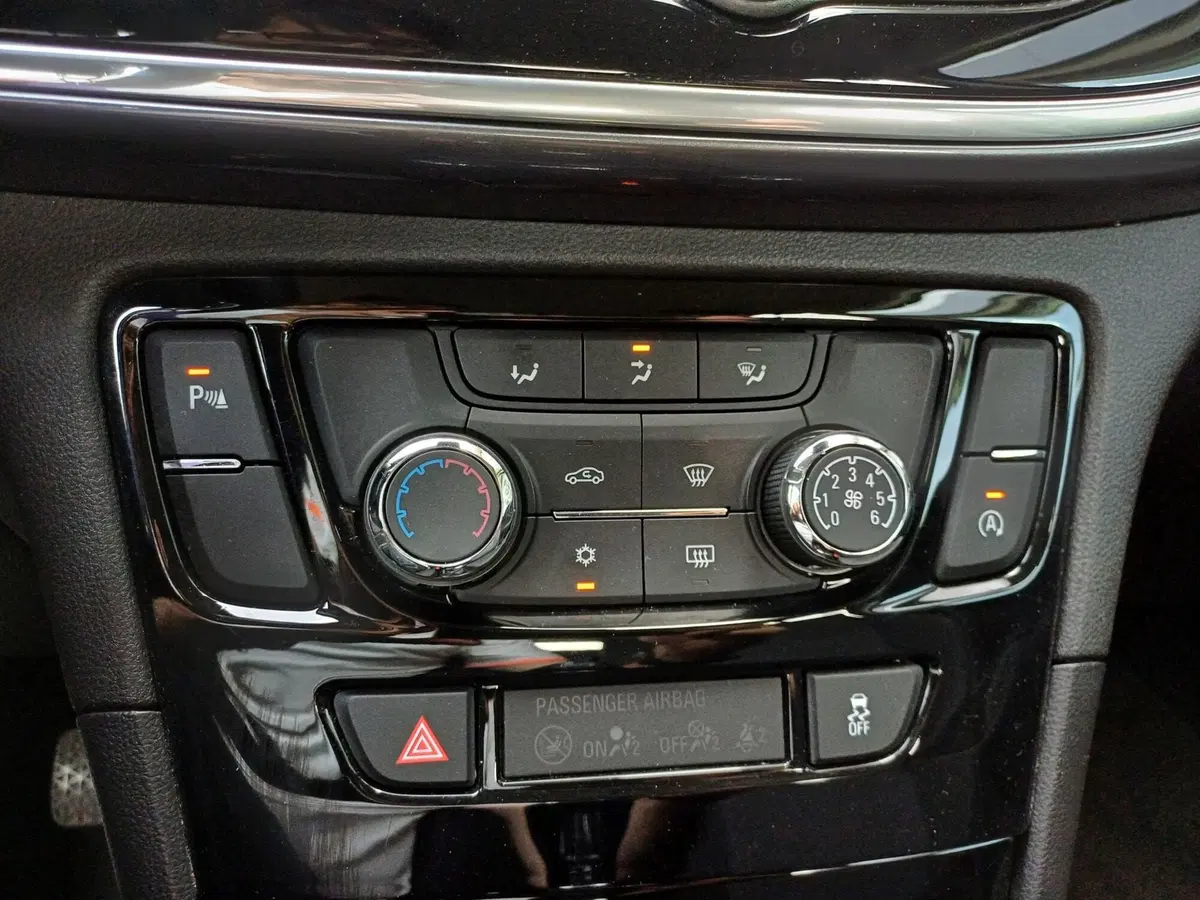 Opel Mokka usata a Modena (14)
