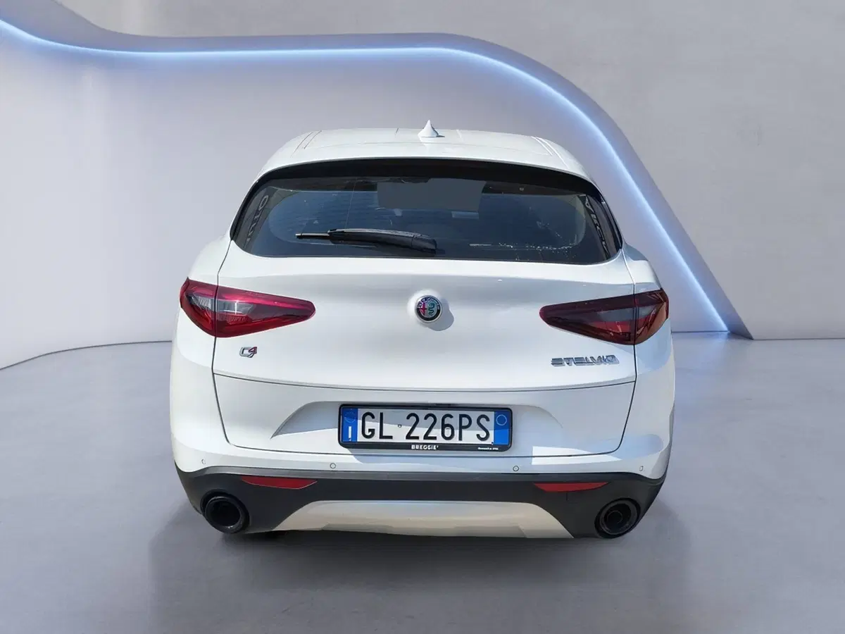 Alfa Romeo Stelvio usata a Padova (3)
