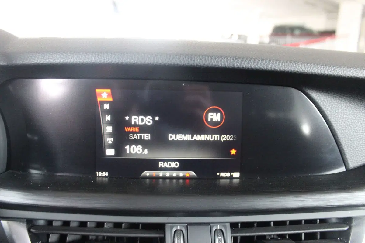 Alfa Romeo Stelvio usata a Terni (13)