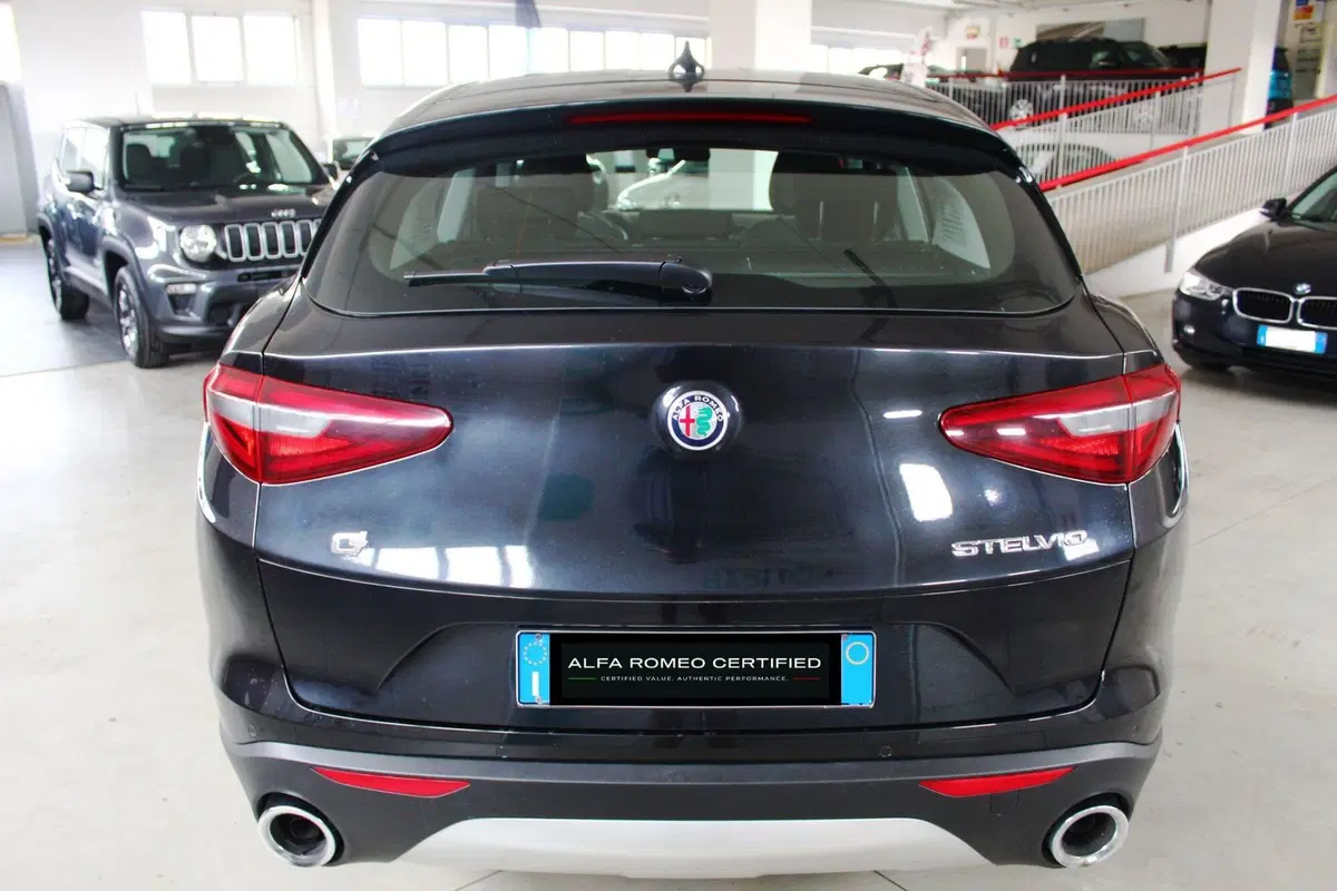 Alfa Romeo Stelvio usata a Terni (5)