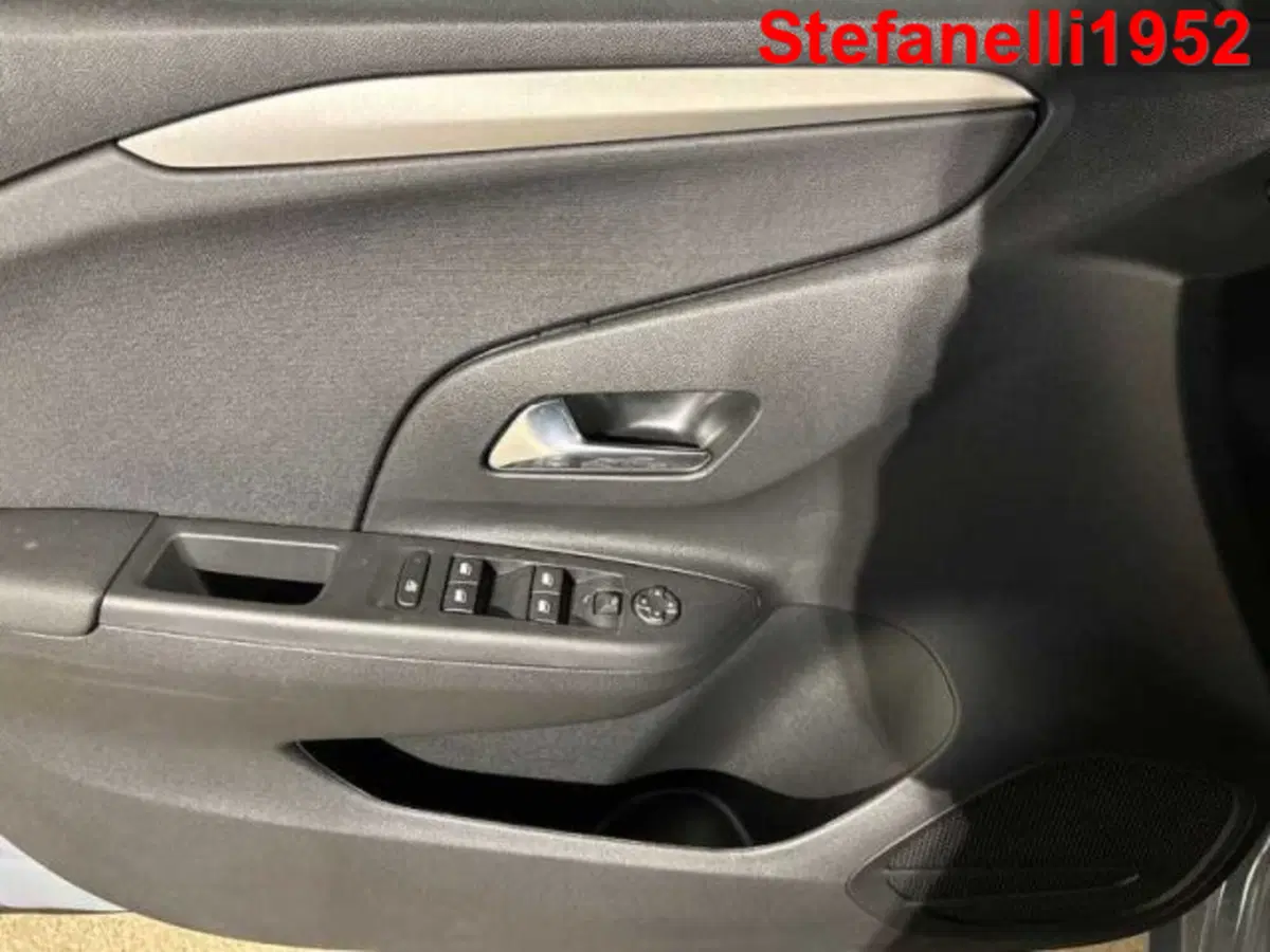 Opel Corsa nuova a Bologna (10)